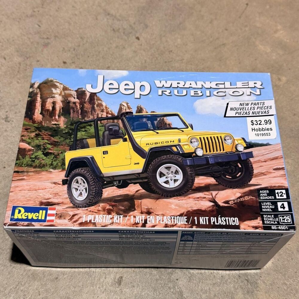 Revell Jeep Wrangler Rubicon 1:25 Scale Model Kit Unbuilt